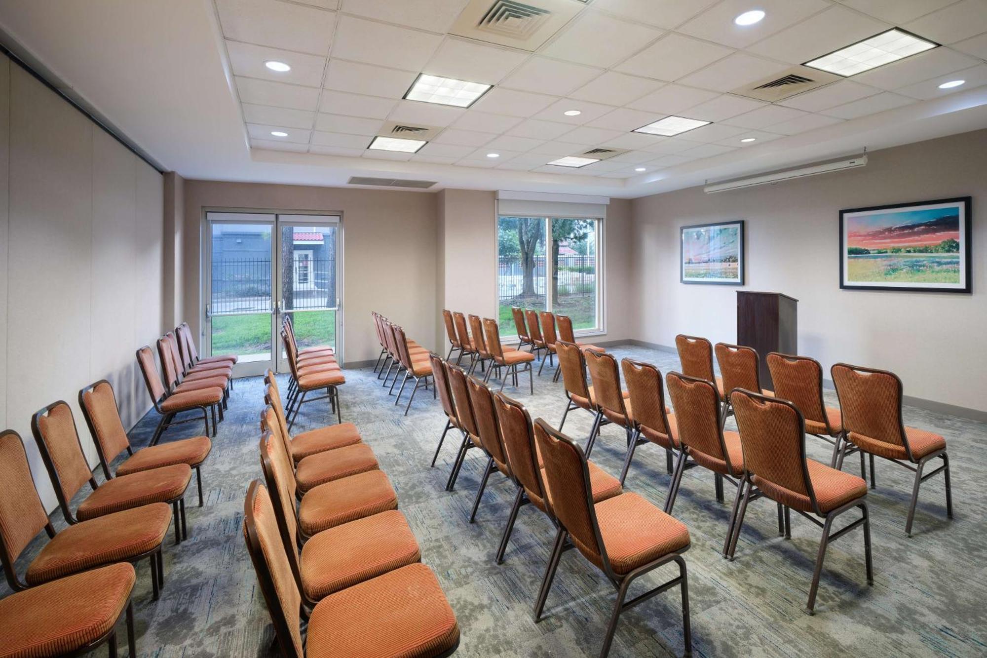 Hilton Garden Inn Houston/Bush Intercontinental Airport Екстериор снимка